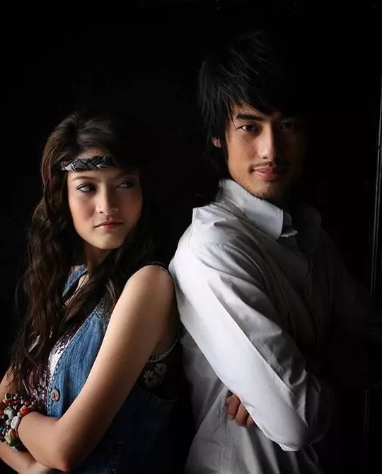 《筑梦庄园之魅力》的海报