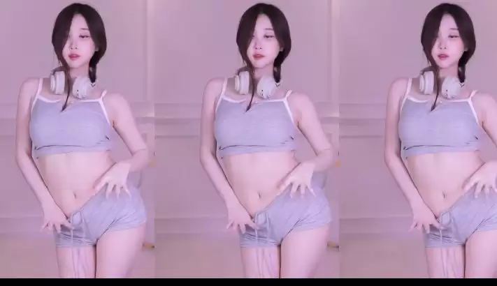 资源《韩国美女网红主播BJ热舞舞蹈跳舞 超清 合集》的海报