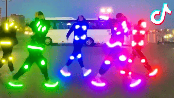 资源《抖音小姐姐视频超大合集(去水印)》的海报