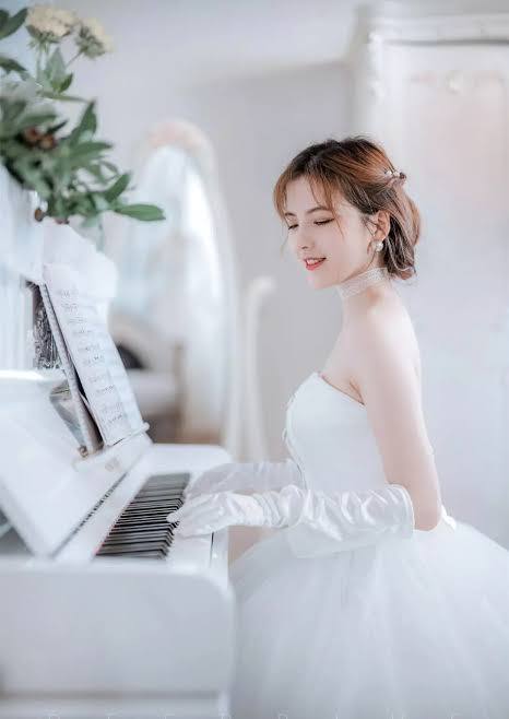 资源《2万张INS风摄影壁纸+摄影摆姿学习图库》的海报