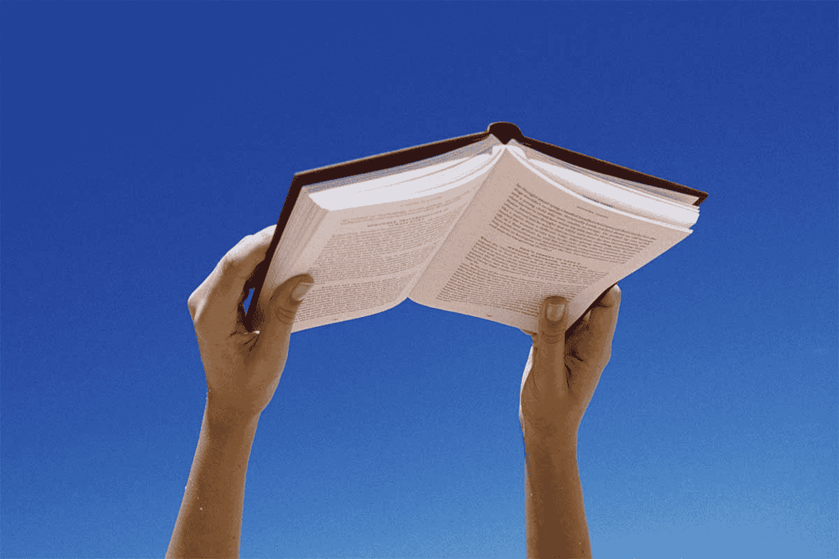 资源《精选当代大学生必读书100本 有声读物》的海报