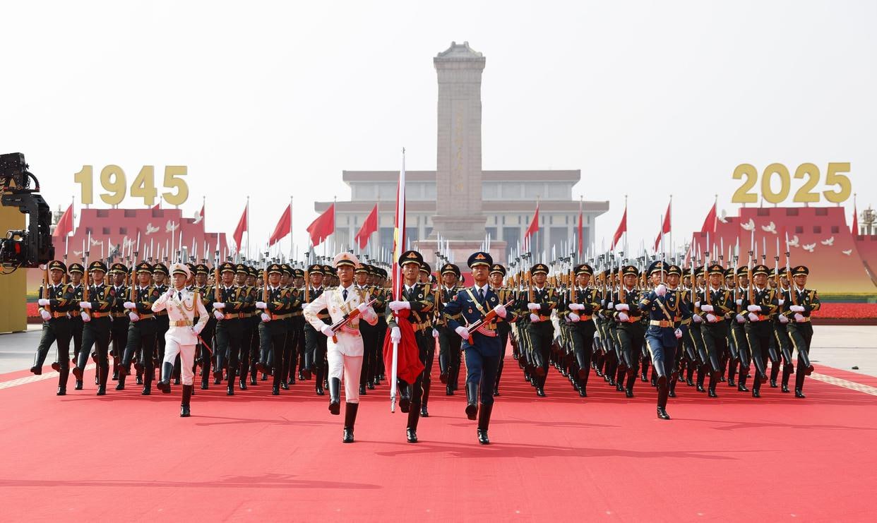 资源《2025大阅兵资料合集(包含视频、课件及历届阅兵影像等)》的海报