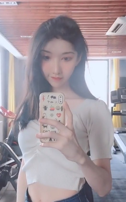 资源《抖音美女-萧婷婷婷婷视频合集》的海报