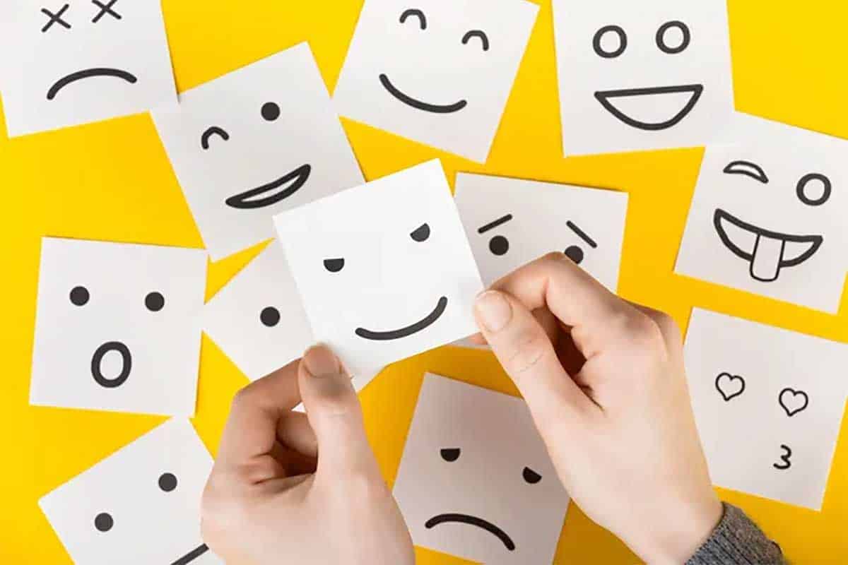 资源《比同龄人年轻10岁的表情管理课》的海报