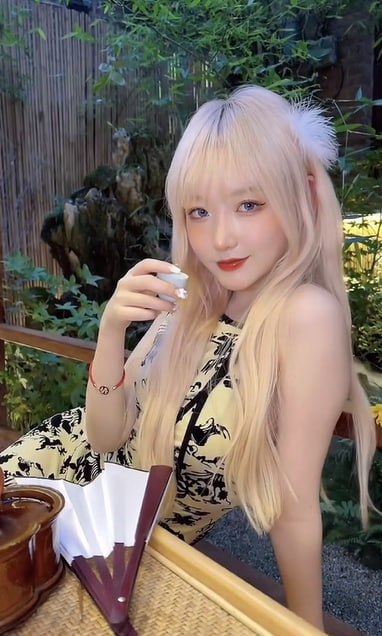 资源《抖音美女-幸子视频合集》的海报