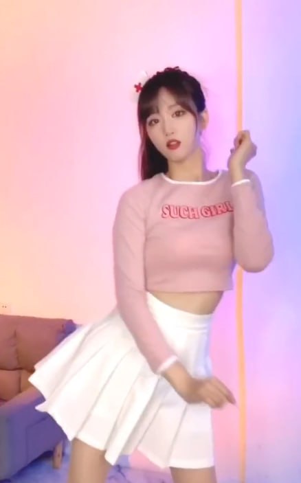 资源《抖音美女-谢美天视频合集》的海报