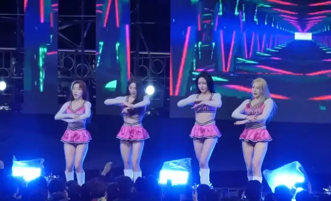 资源《韩国女团车模饭拍秀 （45合集9.62G）》的海报
