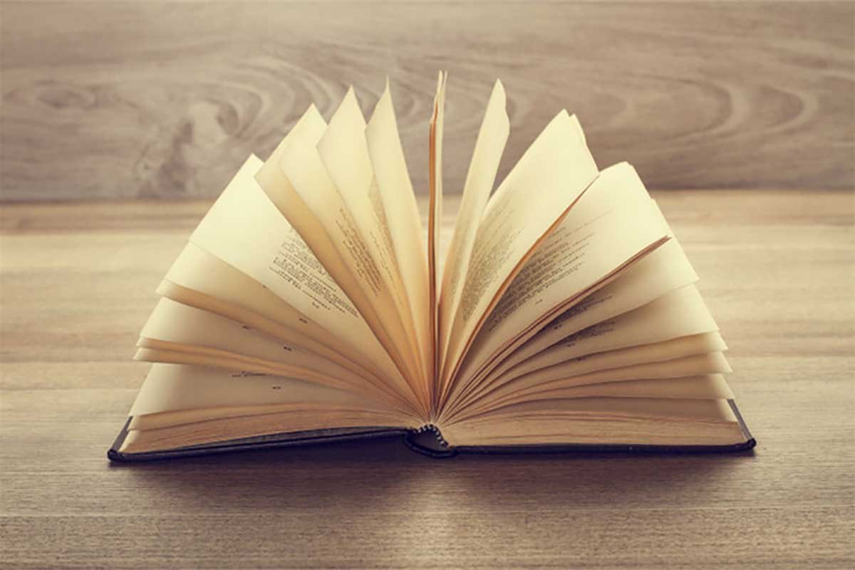 资源《成功人士必读的35本书》的海报