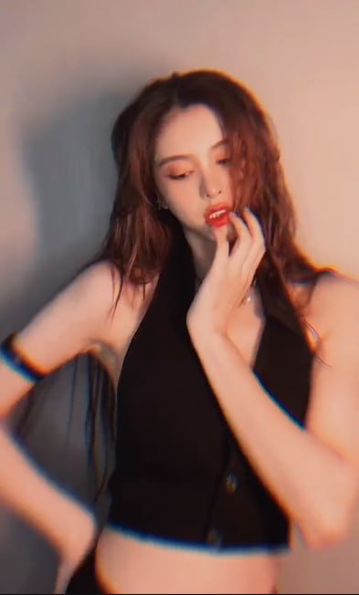 资源《抖音美女-是璐璐呀视频合集》的海报