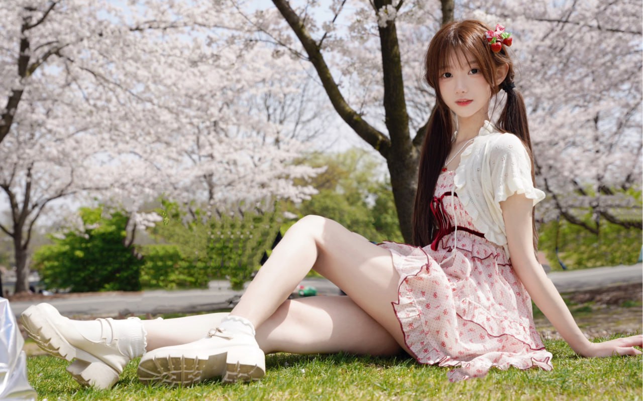 资源《凛子同学提不起劲/小怡loli  72V+23V+14V–24.02GB】》的海报