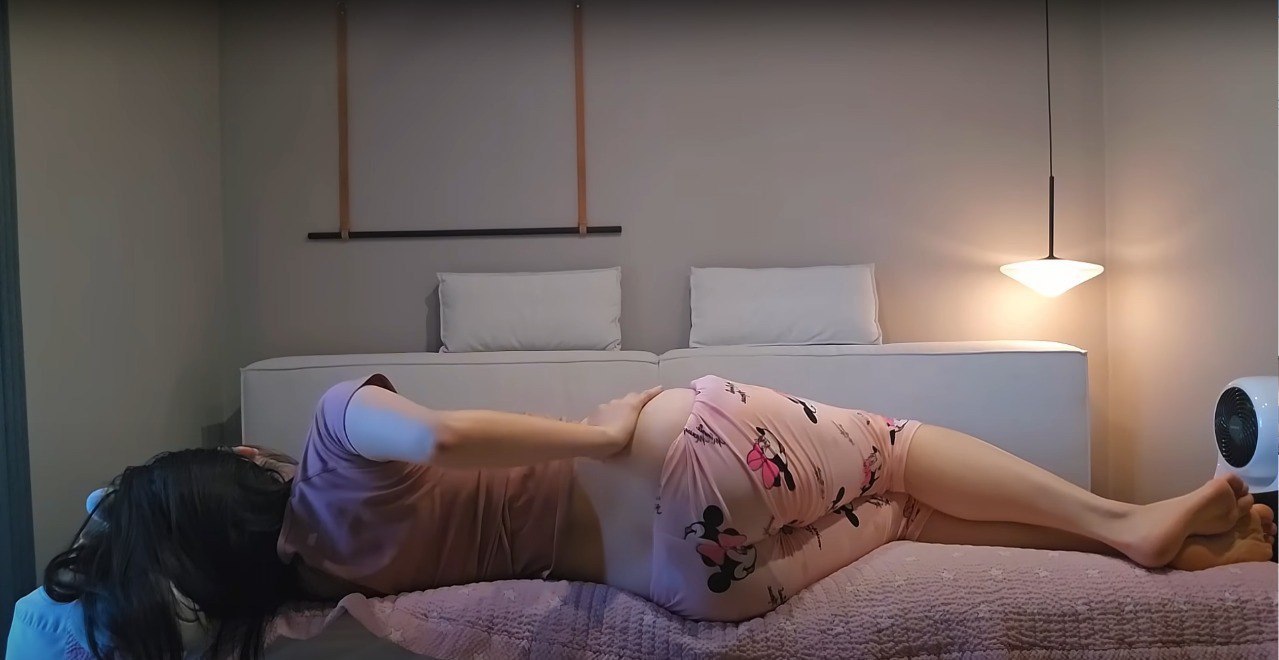 资源《如同丰盈的桃子，柔软而有弹性》的海报